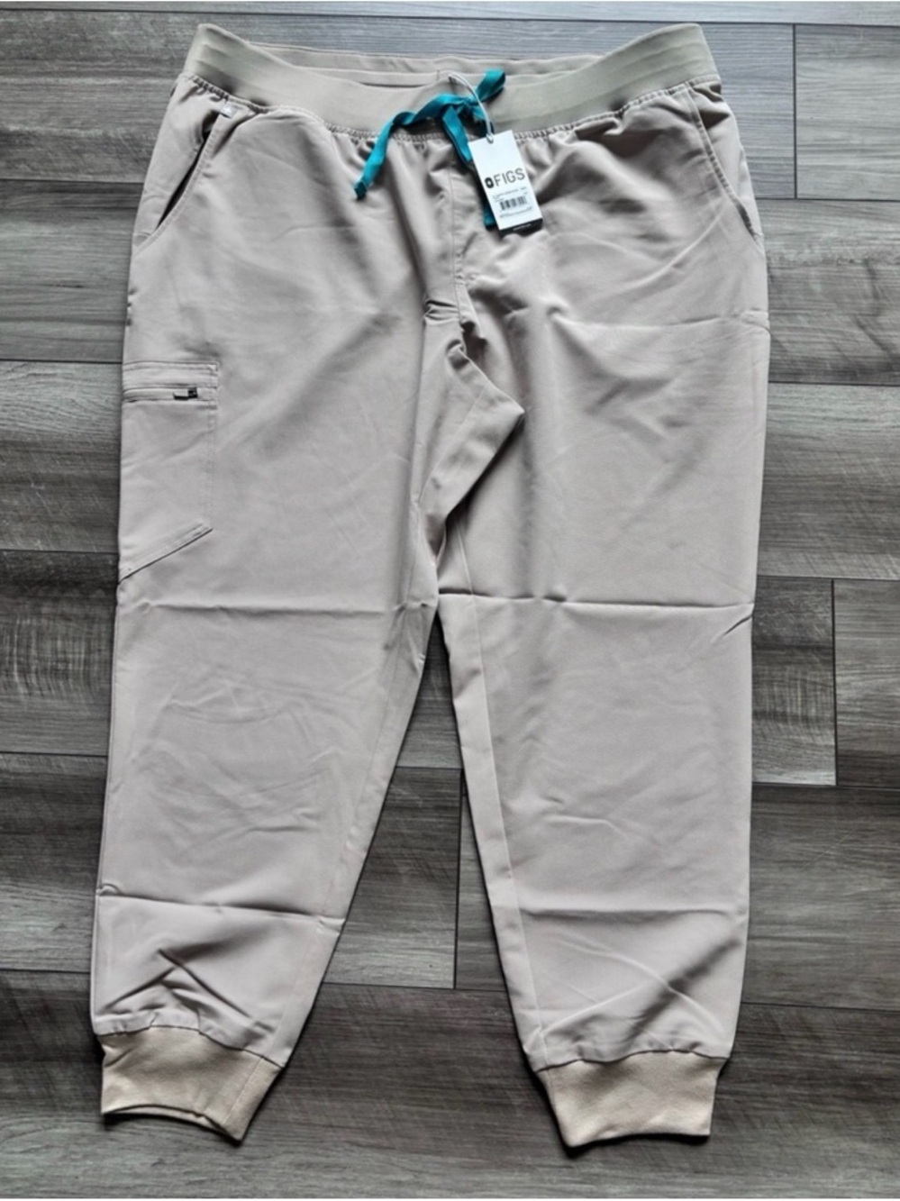 Figs Catrina Top and Zamora Women's  Scrub jogger with sandstone 3Xl - Picture 3 of 3